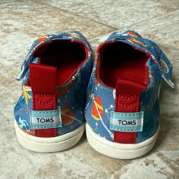 TOMS Kids Blue Space Dinosaur Sneakers - Picture 4 of 5